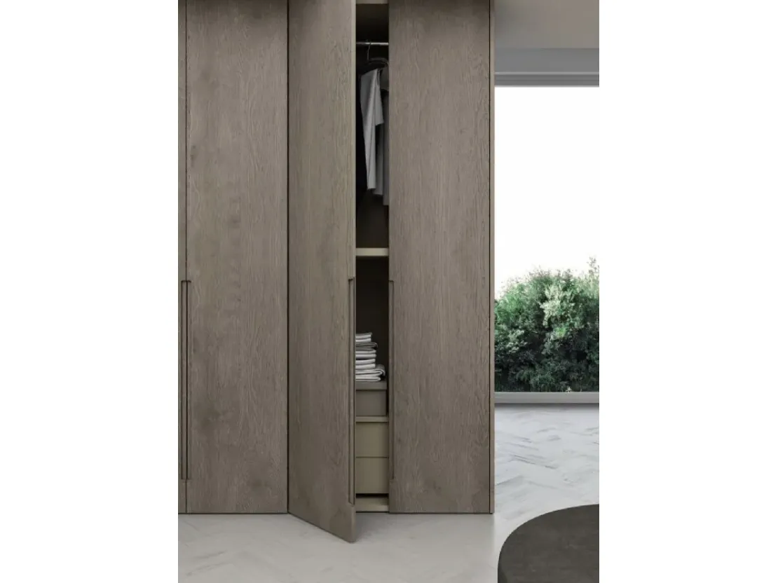 Armadio in legno di rovere con ante battenti Island di Fratelli Mirandola