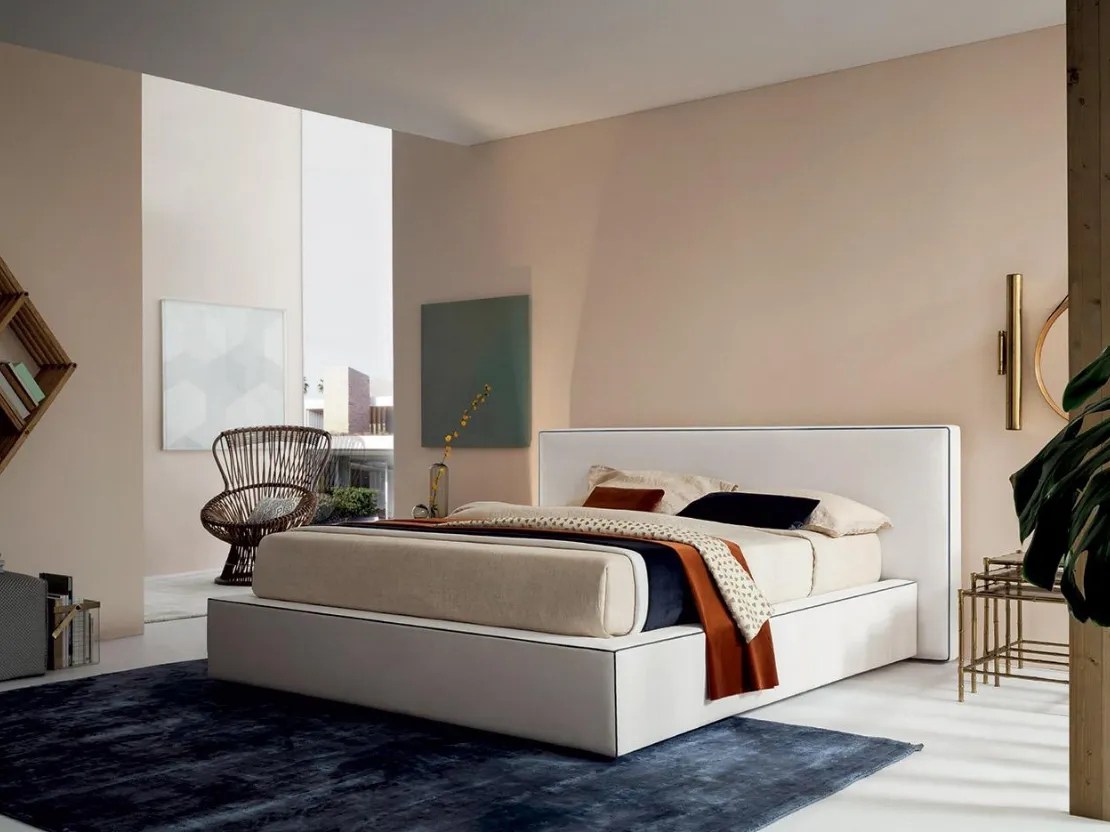 Letto in tessuto dal design lineare ed essenziale Bowie di Felis