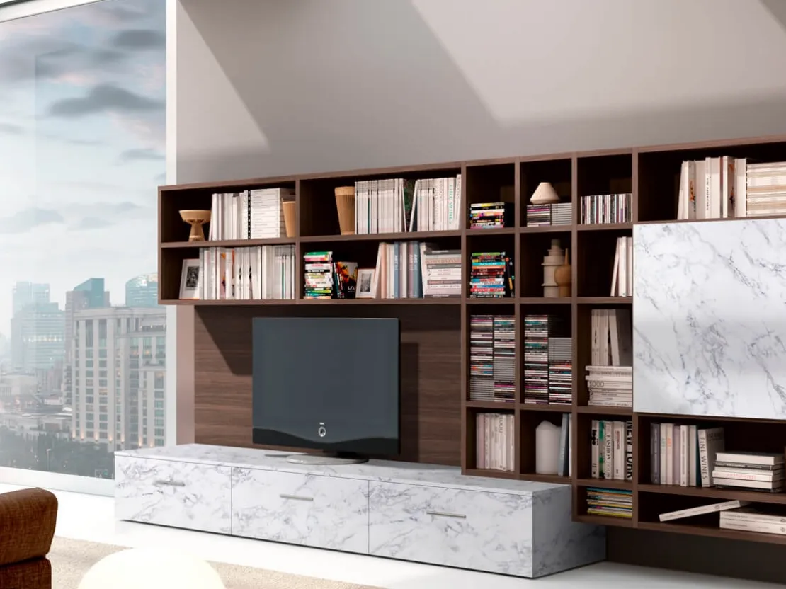 Libreria Living 81D con ante in materico effetto marmo bianco di Carrara e vani a giorno in legno di Olmo di Ferrimobili