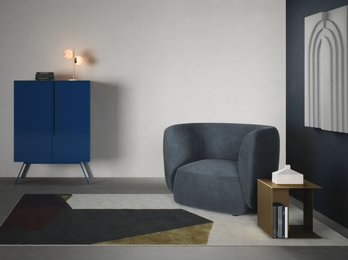 Poltroncina Blossom in tessuto imbottito dalle linee curve di Novamobili