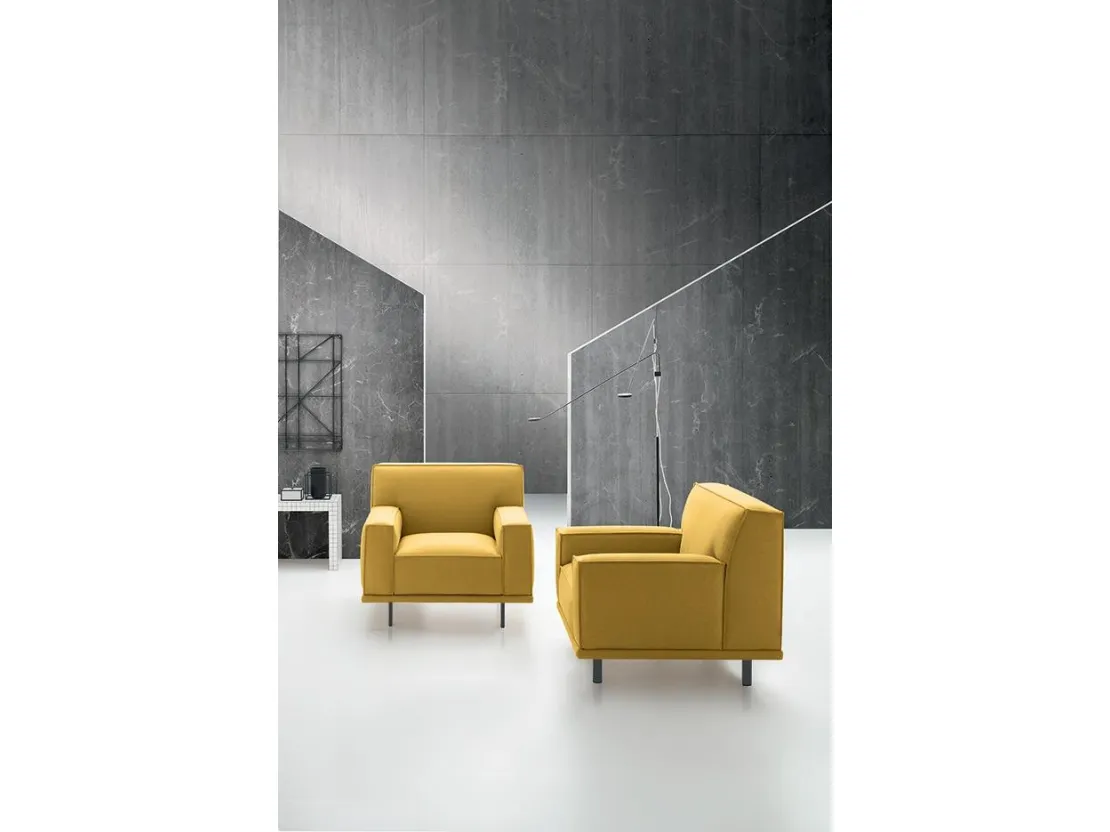 Poltrona in tessuto imbottito Young di Felis