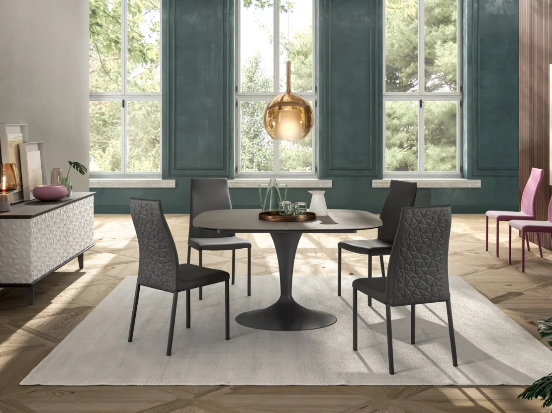 Sedia rivestita in pelle con motivo geometrico posto sul retro dello schienale Blitz Plus di Ozzio