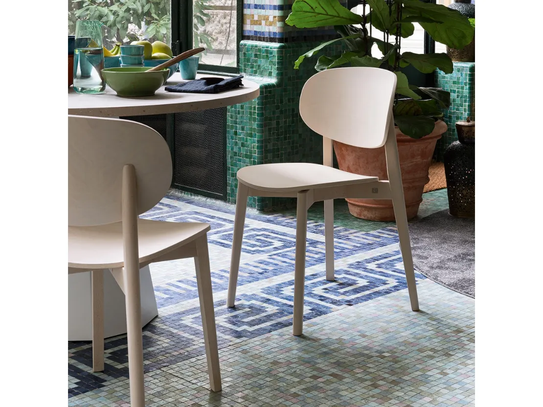 Sedia in legno dal design classico Eide di Connubia