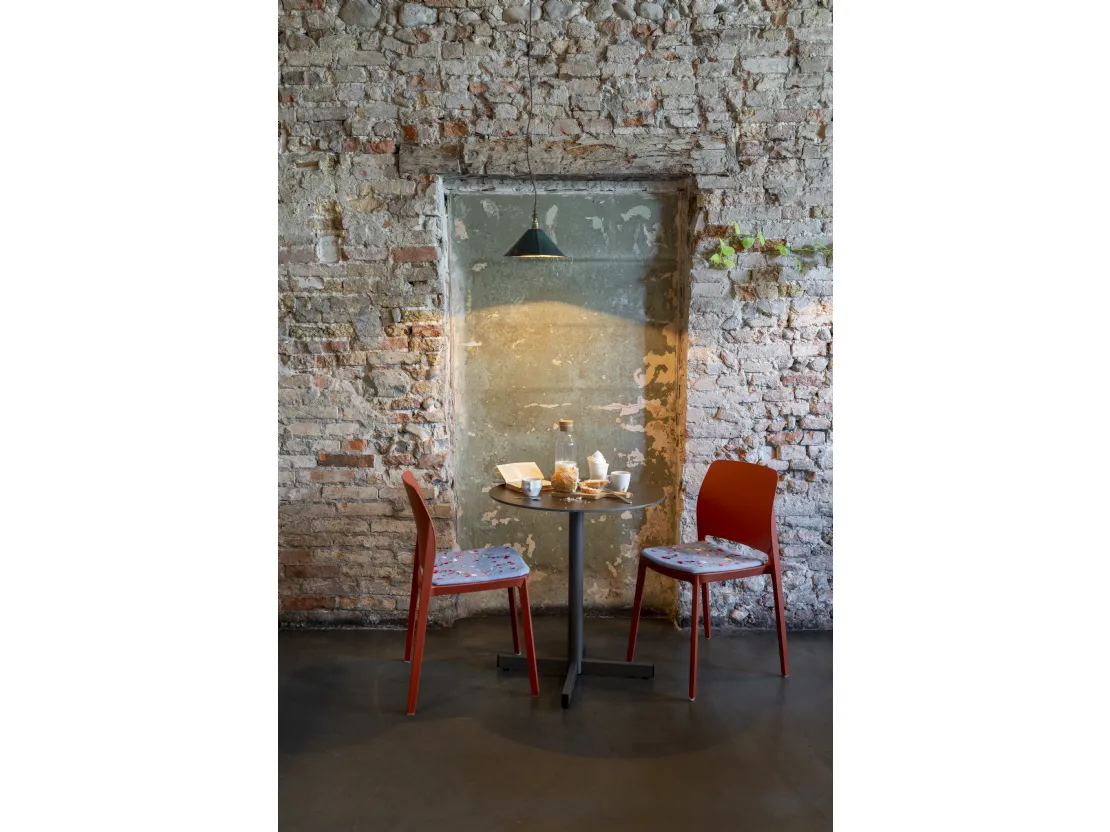 Sedia Tipa Ika Jane in polipropilene di Pointhouse