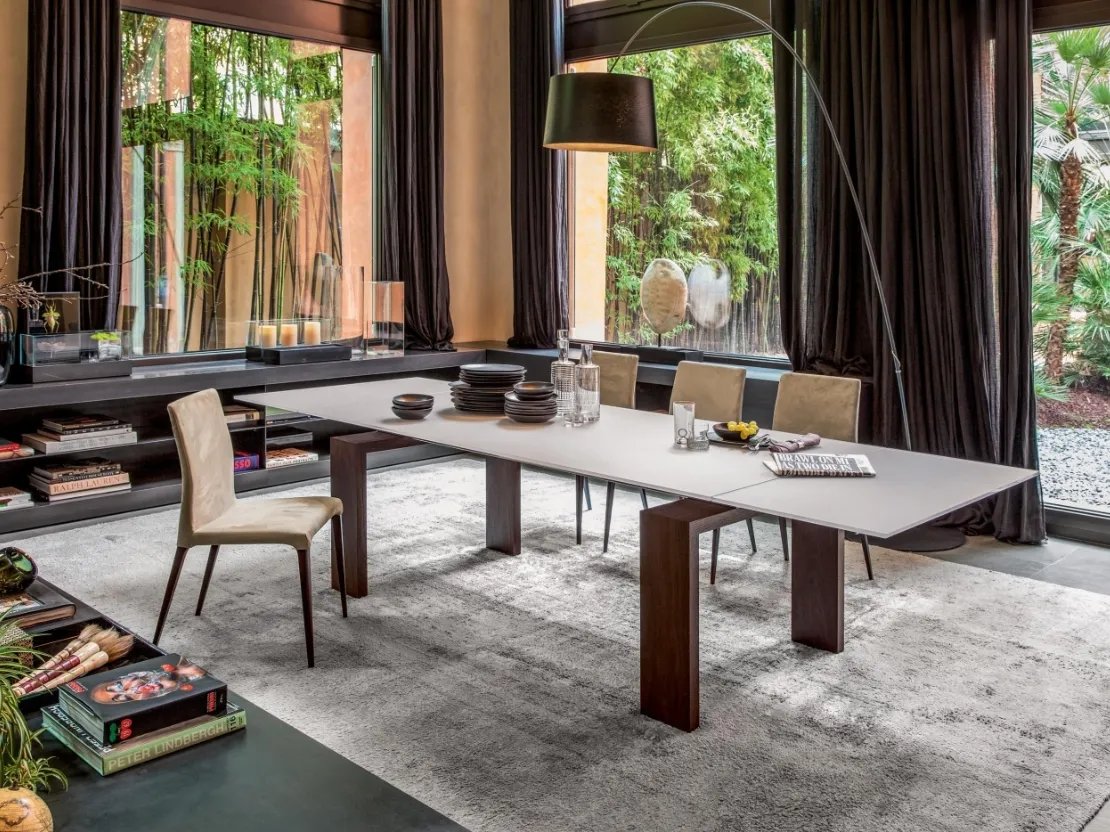 Tavolo allungabile Brooklyn con struttura in legno e top in vetro di Tonin Casa