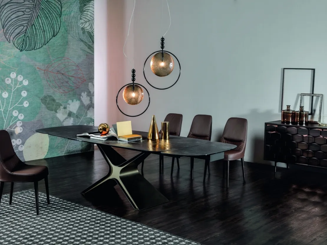 Tavolo Calliope con top in ceramica e base in acciaio di Tonin Casa